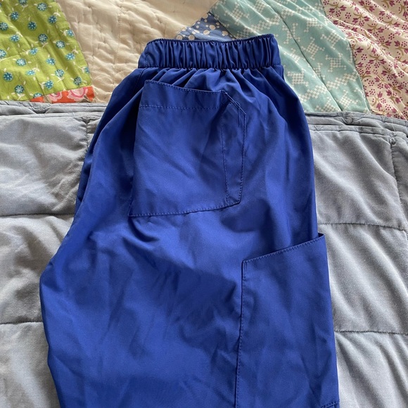 WonderWink W123 Women’s Flat Front Cargo Scrub Pants - Picture 2 of 3